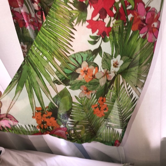 Sheer Gianni Bini Crop top size medium OBO NWT - Picture 2 of 3